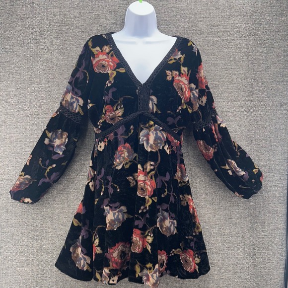 Whimsigoth Dress M Black Velvet Burnout Empire Waist Floral Dark Romantic - Picture 1 of 16